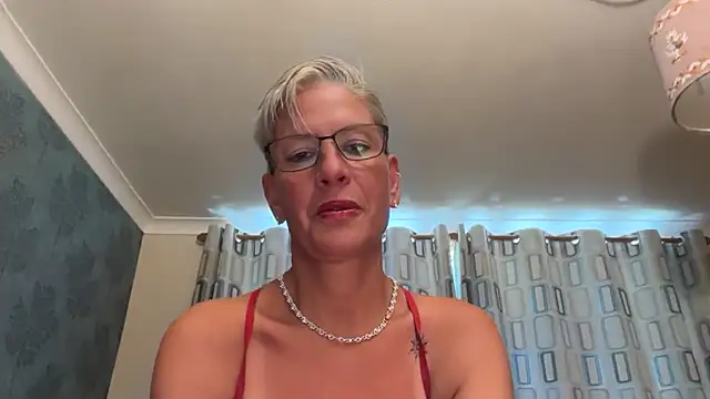 Snapshot of JennyHazel1 chatting on 09-12-25, 01:00 JennyHazel1 online show from 09-12-25, 01:00