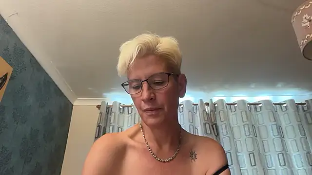 Snapshot of JennyHazel1 chatting on 07-23-26, 04:16 JennyHazel1 online show from 07-23-26, 04:16