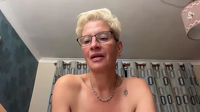 Snapshot of JennyHazel1 chatting on 07-28-26, 08:52 JennyHazel1 online show from 07-28-26, 08:52