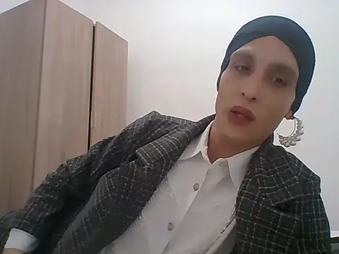 Snapshot of MissWendy chatting on 02-25-26, 01:10 MissWendy online show from 02-25-26, 01:10