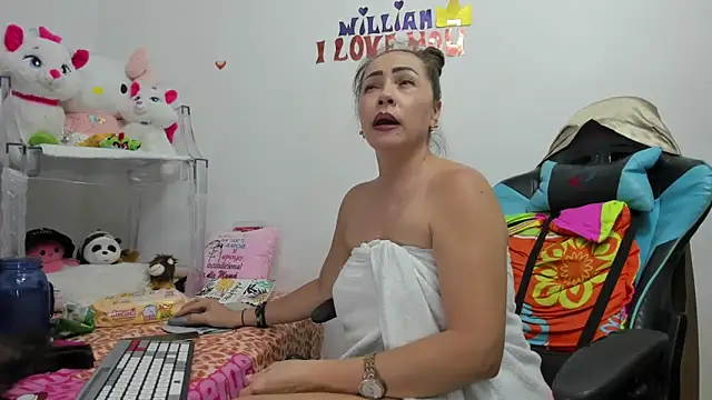 Snapshot of GatitaSexy_Hotwet4u chatting on 01-29-25, 04:26 GatitaSexy Hotwet4u online show from 01-29-25, 04:26