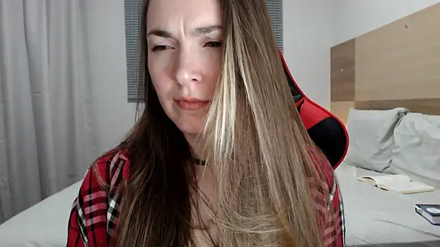 Snapshot of Naughty_Annn chatting on 12-15-25, 01:43 Naughty Annn online show from 12-15-25, 01:43