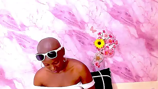 Snapshot of EbonyOlive69 chatting on 02-16-26, 05:09 EbonyOlive69 online show from 02-16-26, 05:09