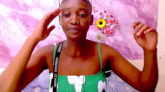 Snapshot of EbonyOlive69 chatting on 02-17-26, 04:57 EbonyOlive69 online show from 02-17-26, 04:57
