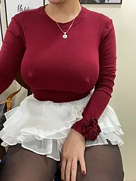 Snapshot of Shirato_hana chatting on 02-25-25, 06:25 Shirato hana online show from 02-25-25, 06:25