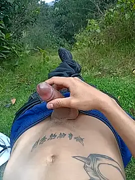 Snapshot of Cuervo_maniaco chatting on 10-30-25, 05:35 Cuervo maniaco online show from 10-30-25, 05:35