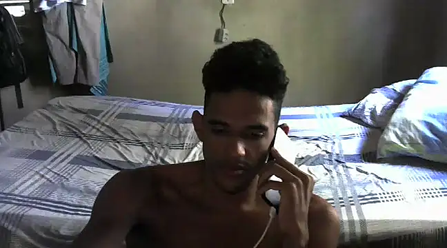 Snapshot of RenziTatte chatting on 02-27-25, 07:58 RenziTatte online show from 02-27-25, 07:58
