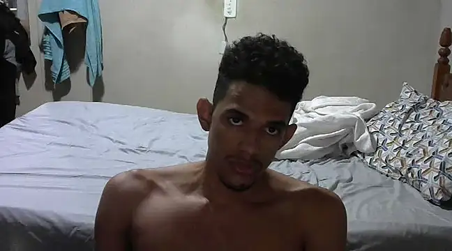 Snapshot of RenziTatte chatting on 03-07-25, 12:48 RenziTatte online show from 03-07-25, 12:48