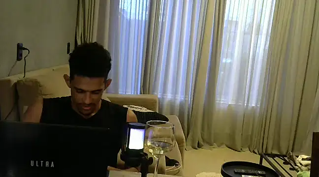 Snapshot of RenziTatte chatting on 03-08-25, 10:02 RenziTatte online show from 03-08-25, 10:02