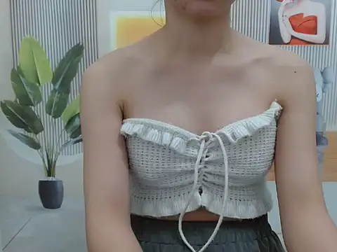 Snapshot of Jikey98 chatting on 10-27-25, 02:43 Jikey98 online show from 10-27-25, 02:43