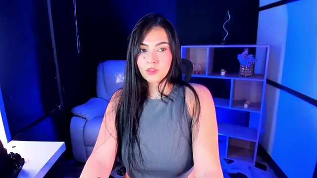 Snapshot of TifanyWhite_ chatting on 12-12-24, 07:04 TifanyWhite online show from 12-12-24, 07:04