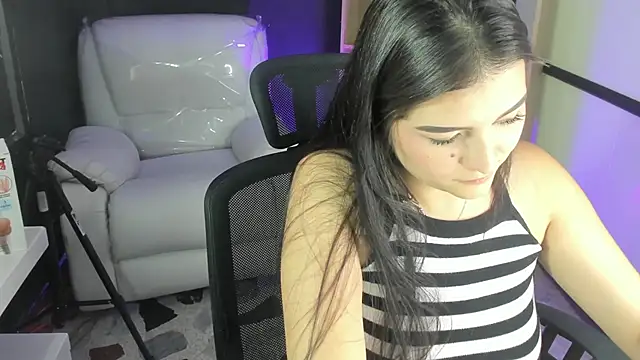 Snapshot of TifanyWhite_ chatting on 12-28-24, 09:08 TifanyWhite online show from 12-28-24, 09:08