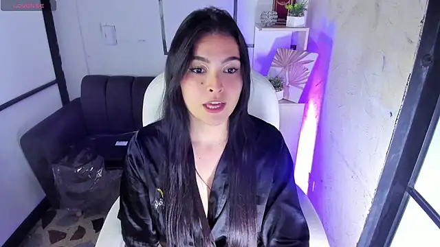 Snapshot of TifanyWhite_ chatting on 01-28-25, 12:05 TifanyWhite online show from 01-28-25, 12:05