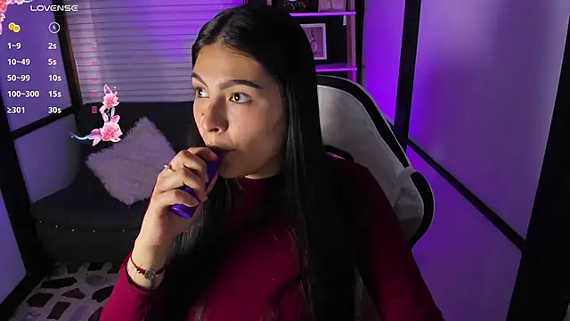 Snapshot of TifanyWhite_ chatting on 01-31-25, 08:43 TifanyWhite online show from 01-31-25, 08:43