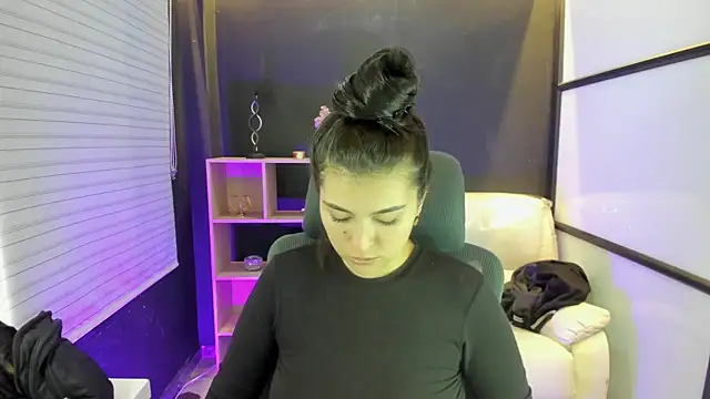 Snapshot of TifanyWhite_ chatting on 03-22-25, 08:26 TifanyWhite online show from 03-22-25, 08:26