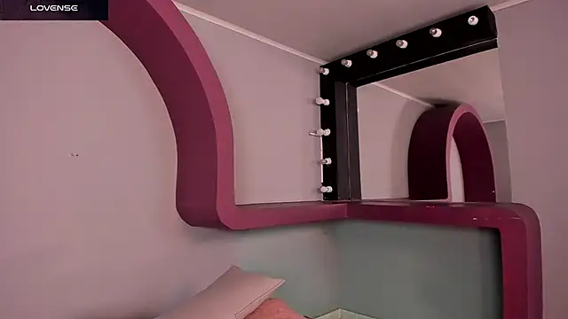 Snapshot of morganlake_ chatting on 11-27-25, 03:52 morganlake online show from 11-27-25, 03:52