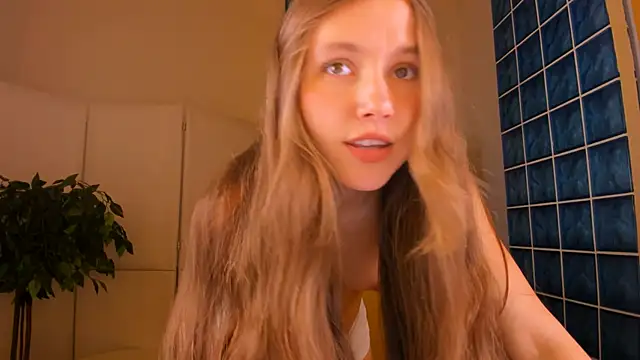 MaryannSoftt online show from 10-18-25, 03:35