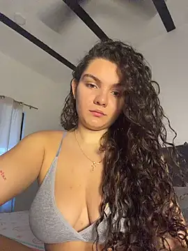 Snapshot of eva_y_marcelo chatting on 06-22-26, 12:35 eva y marcelo online show from 06-22-26, 12:35