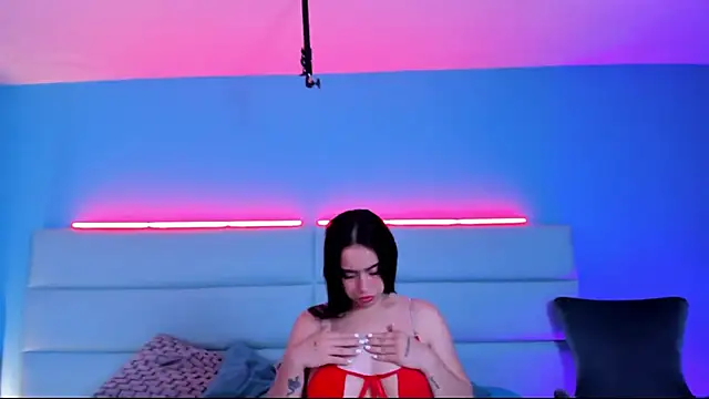 Snapshot of SophieRoyals chatting on 12-24-24, 01:28 SophieRoyals online show from 12-24-24, 01:28