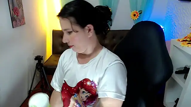 victoria jones online show from 03-11-25, 05:35