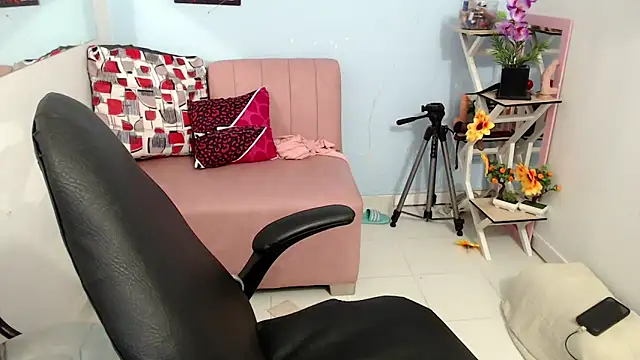 victoria jones online show from 11-07-25, 03:34