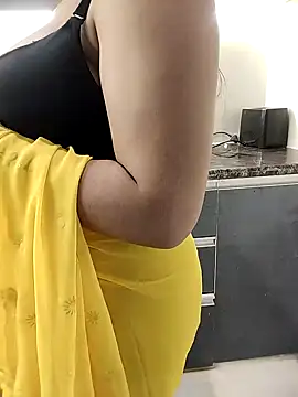 Snapshot of Diya_Chopra chatting on 12-17-24, 05:07 Diya Chopra online show from 12-17-24, 05:07