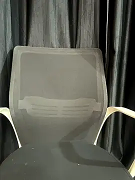 Snapshot of Diya_Chopra chatting on 12-21-25, 04:52 Diya Chopra online show from 12-21-25, 04:52