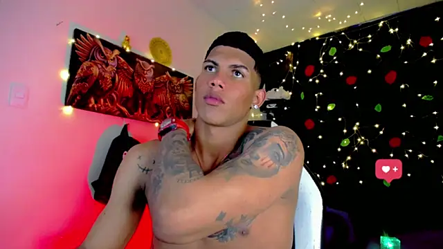 Snapshot of Damian_latinxxx chatting on 01-04-25, 08:39 Damian latinxxx online show from 01-04-25, 08:39