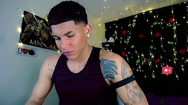 Snapshot of Damian_latinxxx chatting on 01-08-25, 05:48 Damian latinxxx online show from 01-08-25, 05:48