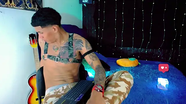 Snapshot of Damian_latinxxx chatting on 01-12-25, 06:49 Damian latinxxx online show from 01-12-25, 06:49