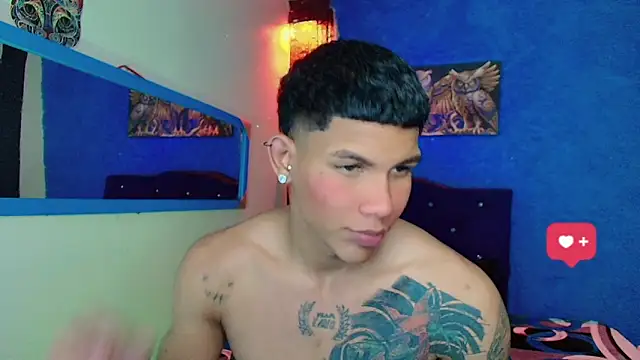 Snapshot of Damian_latinxxx chatting on 01-26-25, 06:28 Damian latinxxx online show from 01-26-25, 06:28