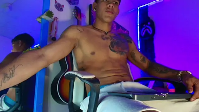 Snapshot of Damian_latinxxx chatting on 01-30-25, 06:13 Damian latinxxx online show from 01-30-25, 06:13