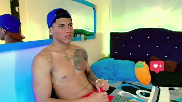 Snapshot of Damian_latinxxx chatting on 02-02-25, 08:35 Damian latinxxx online show from 02-02-25, 08:35