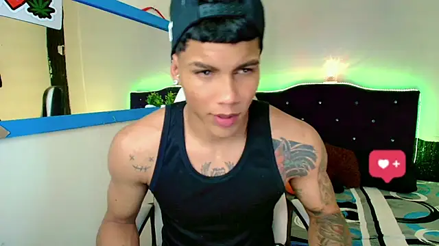 Snapshot of Damian_latinxxx chatting on 02-05-25, 01:04 Damian latinxxx online show from 02-05-25, 01:04