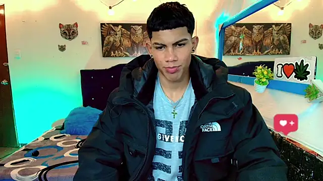 Snapshot of Damian_latinxxx chatting on 02-07-25, 02:19 Damian latinxxx online show from 02-07-25, 02:19