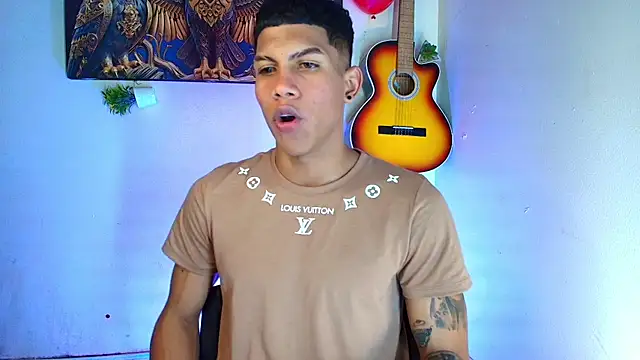 Snapshot of Damian_latinxxx chatting on 02-15-25, 09:16 Damian latinxxx online show from 02-15-25, 09:16
