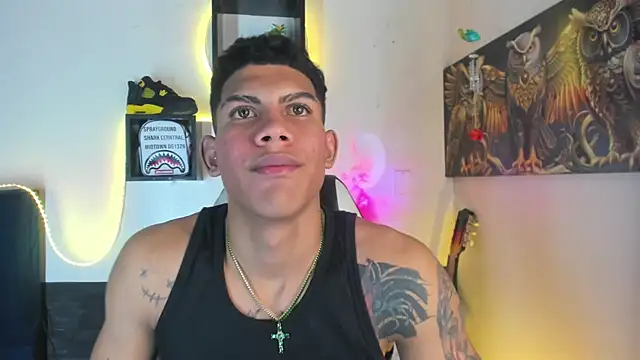 Snapshot of Damian_latinxxx chatting on 02-18-25, 05:53 Damian latinxxx online show from 02-18-25, 05:53