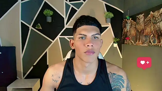 Snapshot of Damian_latinxxx chatting on 02-20-25, 08:28 Damian latinxxx online show from 02-20-25, 08:28
