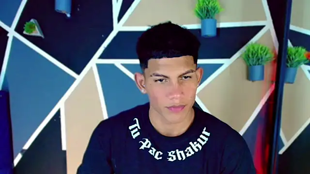 Snapshot of Damian_latinxxx chatting on 02-23-25, 02:29 Damian latinxxx online show from 02-23-25, 02:29