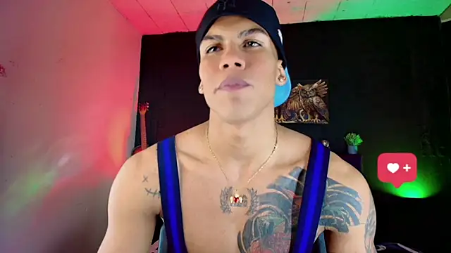 Snapshot of Damian_latinxxx chatting on 02-26-25, 06:04 Damian latinxxx online show from 02-26-25, 06:04