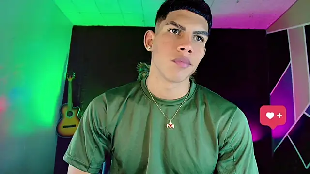 Snapshot of Damian_latinxxx chatting on 02-27-25, 02:53 Damian latinxxx online show from 02-27-25, 02:53