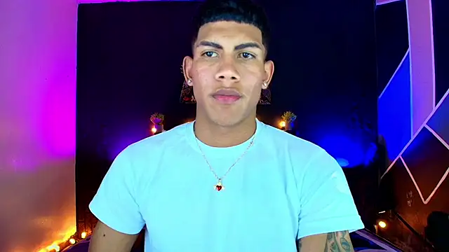 Snapshot of Damian_latinxxx chatting on 03-02-25, 08:48 Damian latinxxx online show from 03-02-25, 08:48