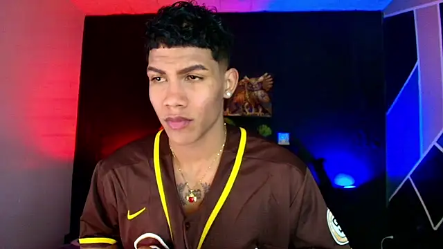 Snapshot of Damian_latinxxx chatting on 03-05-25, 08:21 Damian latinxxx online show from 03-05-25, 08:21