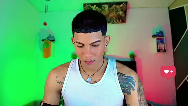 Snapshot of Damian_latinxxx chatting on 03-11-25, 06:21 Damian latinxxx online show from 03-11-25, 06:21