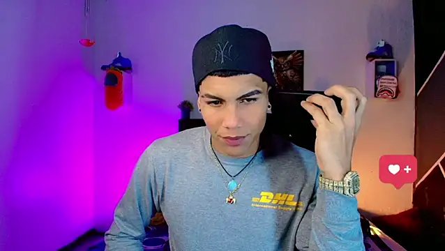 Snapshot of Damian_latinxxx chatting on 03-13-25, 03:00 Damian latinxxx online show from 03-13-25, 03:00