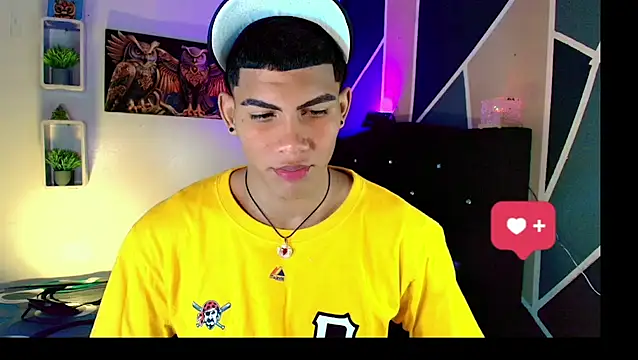 Snapshot of Damian_latinxxx chatting on 03-18-25, 01:32 Damian latinxxx online show from 03-18-25, 01:32