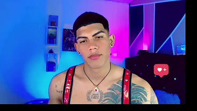 Snapshot of Damian_latinxxx chatting on 03-18-25, 04:37 Damian latinxxx online show from 03-18-25, 04:37
