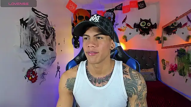 Snapshot of Damian_latinxxx chatting on 10-13-25, 03:06 Damian latinxxx online show from 10-13-25, 03:06