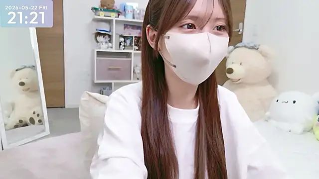 Snapshot of -SHINON- chatting on 05-22-26, 12:22 -SHINON- online show from 05-22-26, 12:22