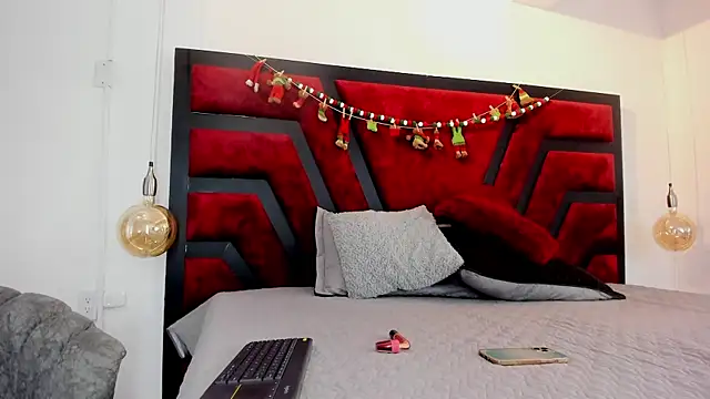 Snapshot of carolaine94 chatting on 12-16-24, 07:00 carolaine94 online show from 12-16-24, 07:00